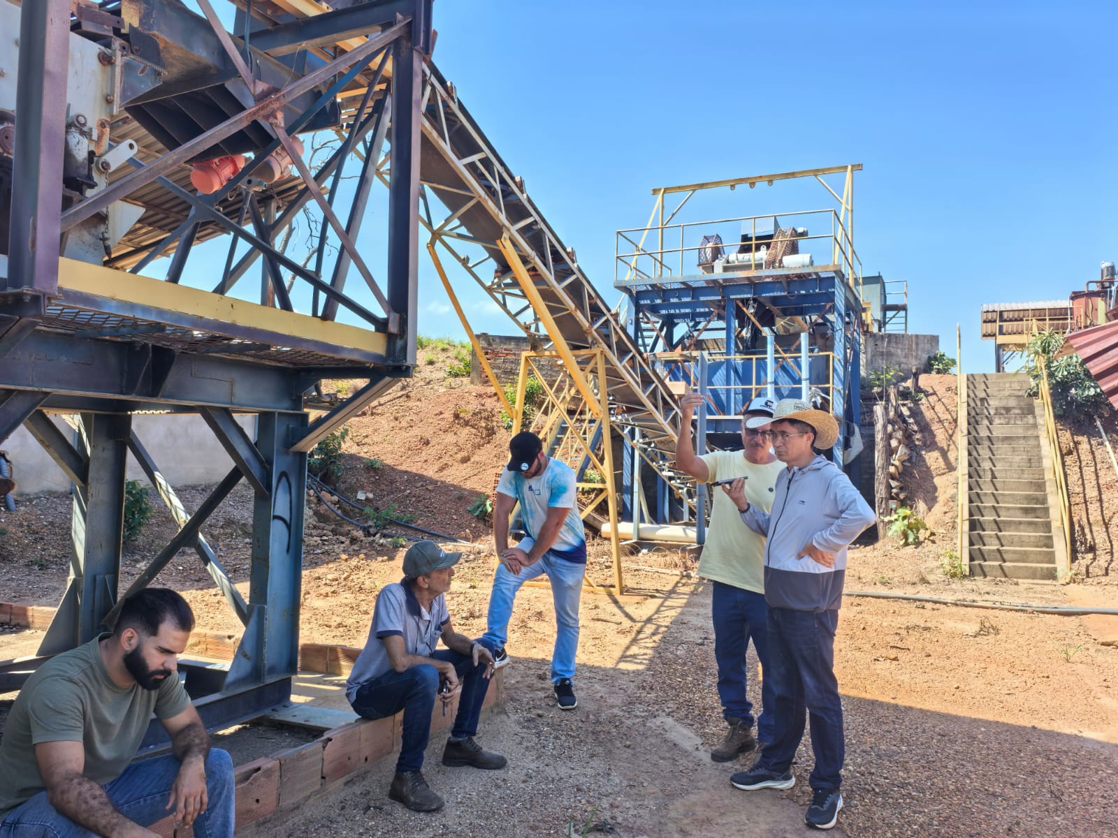 Processing facility inspection, Chapada da Natividade